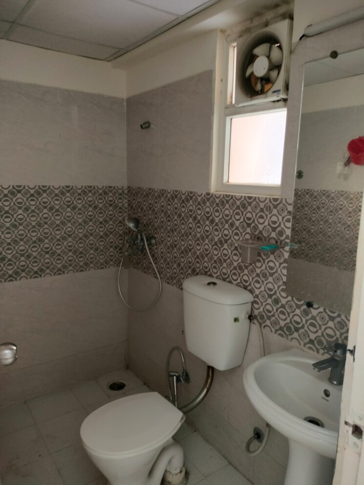 Bathroom, gaur-city-2-14th-avenue 3 Bedroom 1175 Sq.Ft. Apartment In Sector 16c Greater Noida Greater Noida 7892714