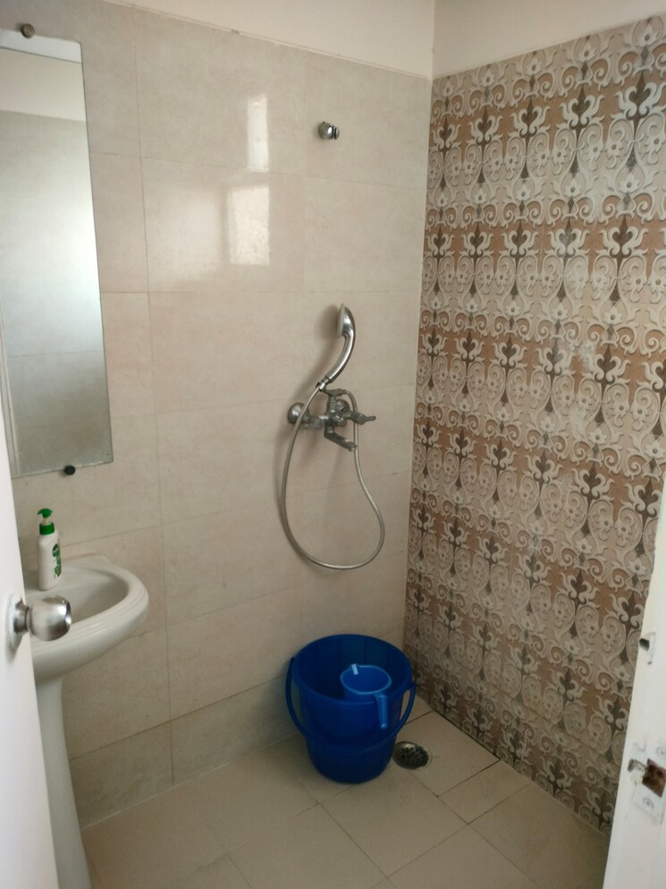 Bathroom, gaur-city-2-14th-avenue 3 Bedroom 1175 Sq.Ft. Apartment In Sector 16c Greater Noida Greater Noida 7892714