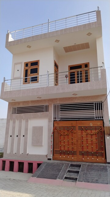 Master Bedroom in 3.5 BHK Independent House at Sardhana Road – for Sale