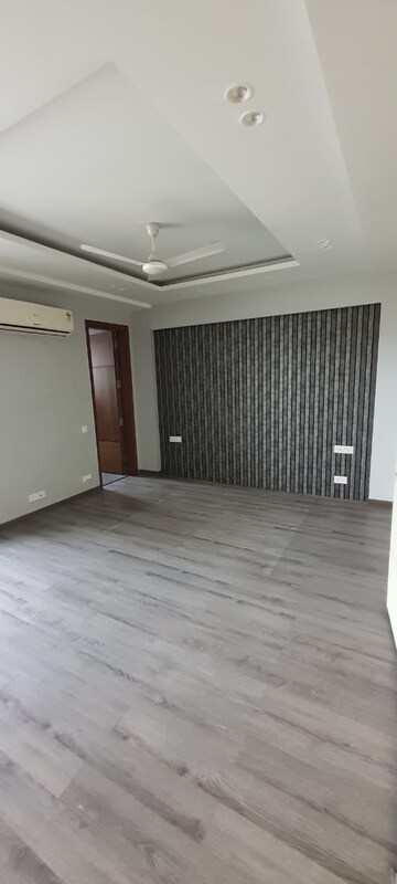 Room in 2 BHK Builder Floor at Greater Kailash I – for Rent