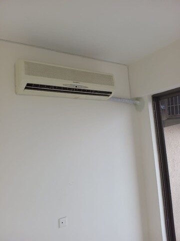 Room in 2 BHK Apartment at Chitnis Nagar – for Rent