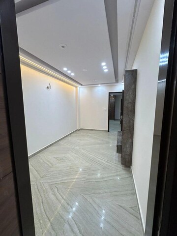 Room in 1.5 BHK Builder Floor at Shastri Nagar – for Sale