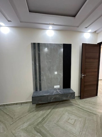 Bedroom in 1.5 BHK Builder Floor at Shastri Nagar – for Sale