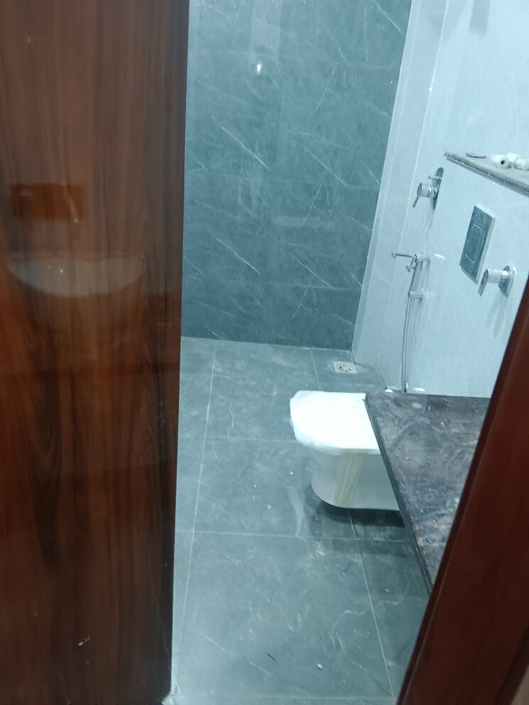 Bathroom, sunworld-vanalika 3.5 Bedroom 1730 Sq.Ft. Apartment In Sector 107 Noida 7892840
