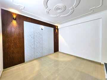 Room in 3 BHK Apartment at Sector 20 – for Sale