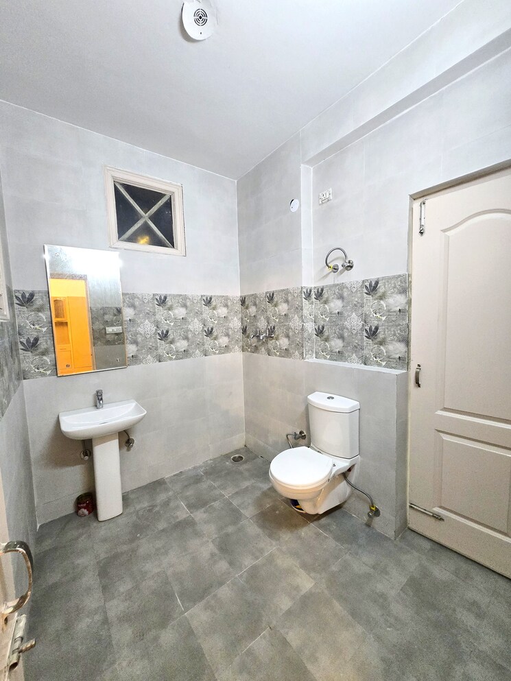Bathroom, sector 20 3 Bedroom 1700 Sq.Ft. Apartment In Sector 20 Panchkula 7892865