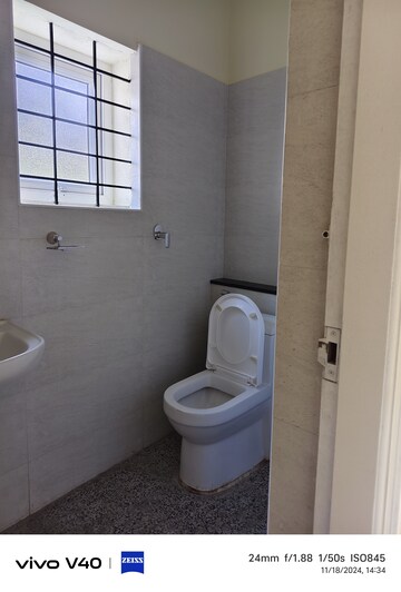 Master Bedroom in 1 BHK Builder Floor at Halasuru – for Rent