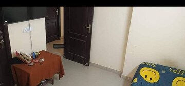 Room in 3 BHK Apartment at Aims Golf City, Sector 75 – for Rent