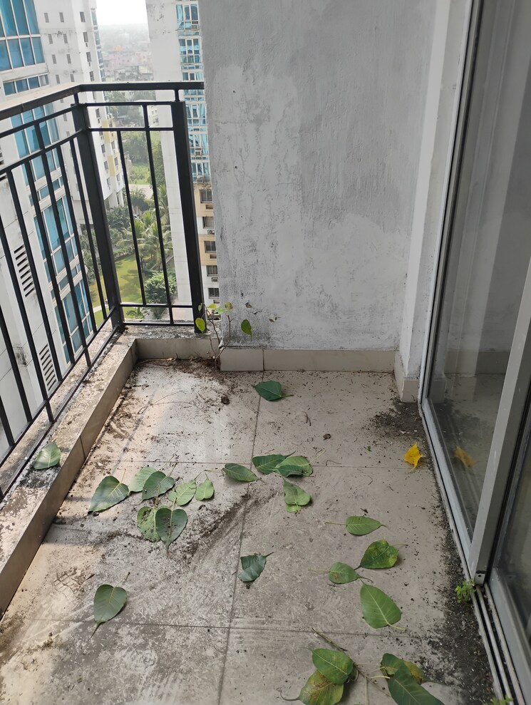 Balcony, ideal-regency 3 Bedroom 1435 Sq.Ft. Apartment In Thakurpukur Kolkata 7892920