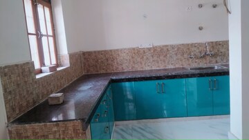 Furnished Amenities in 2 BHK Villa at Gomti Nagar – for Rent