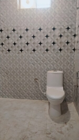 Bathroom in 2 BHK Villa at Gomti Nagar – for Rent