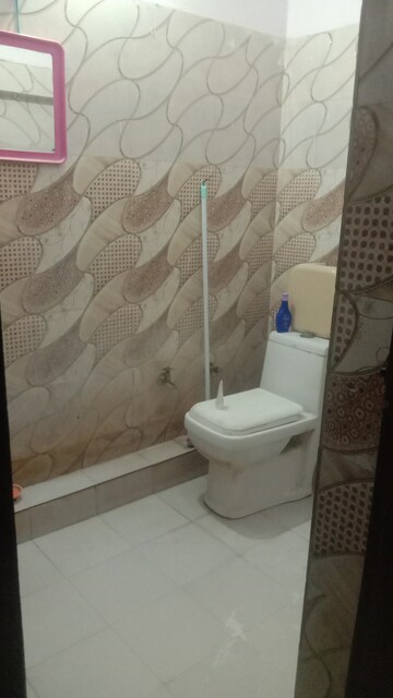 Master Bedroom in 4 BHK Independent House at Patel Nagar 2 – for Sale