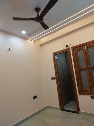 Furnished Amenities in 3 BHK Builder Floor at Sector 1 Greater Noida – for Sale