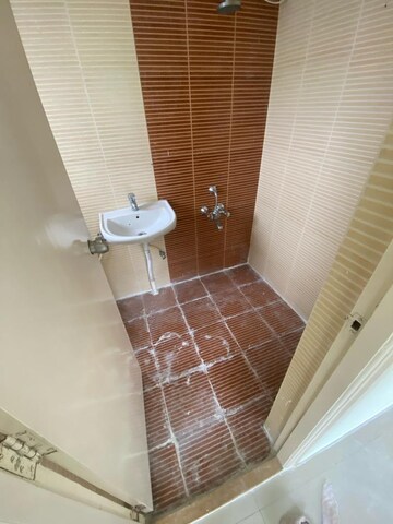 Bathroom in 1.5 BHK Apartment at Nivedita Apartment Rambaug Colony, Kothrud – for Rent