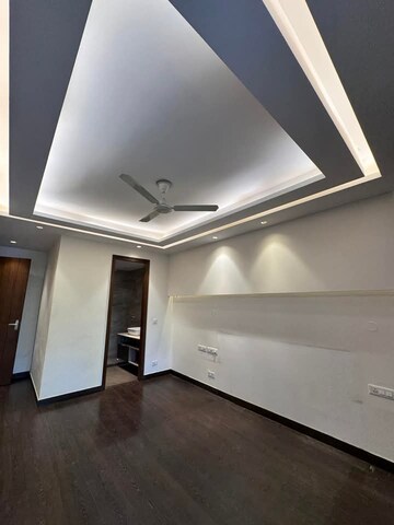 Furnished Amenities in 4 BHK Apartment at Ireo Victory Valley, Sector 67 – for Rent