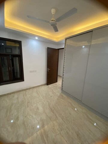 Room in 2 BHK Apartment at Saket – for Rent