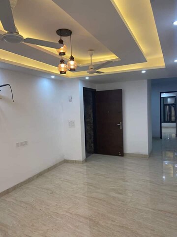 Room in 2 BHK Apartment at Saket – for Rent
