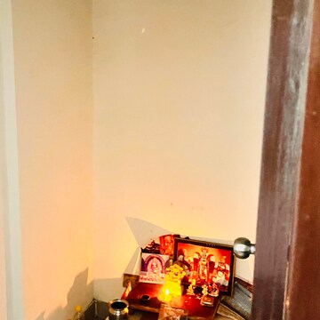 Furnished Amenities in 2 BHK Apartment at Phi 1 Greater Noida – for Rent
