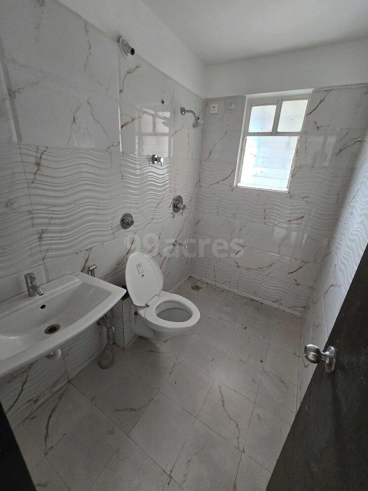 Bathroom, karan-athena 2 Bedroom 1222 Sq.Ft. Apartment In Wadgaon Sheri Pune 7893122
