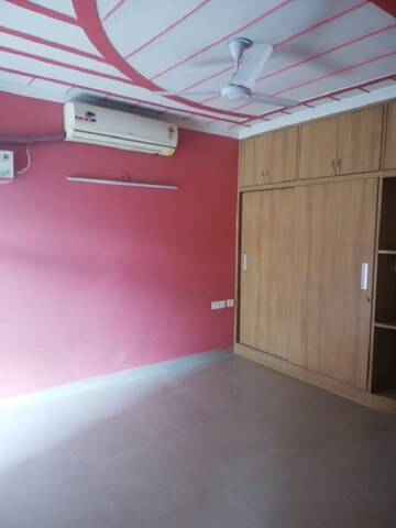 Room in 3 BHK Apartment at Army Sispal Vihar, Sector 49 – for Rent