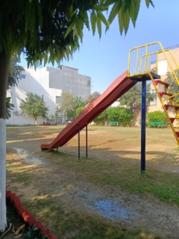 3 BHK Builder Floor – Garden View at SS The Lilac, Sector 49 - for Rent