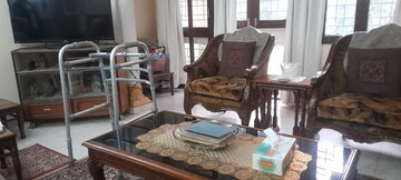 Living Room in 3.5 BHK Independent House at Sector 55 – for Rent