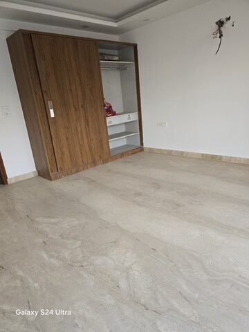 Room in 3 BHK Builder Floor at Palam Vihar Residents Association, Palam Vihar – for Sale