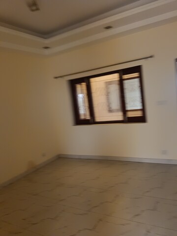 Room in 3.5 BHK Independent House at Sector 82 – for Rent