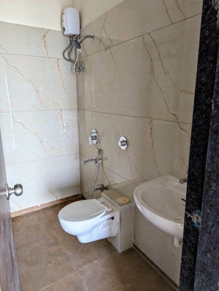 Bathroom, raunak-city-sector-4 2 Bedroom 906 Sq.Ft. Apartment In Kalyan West Thane 7893362