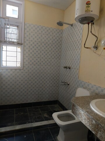 Bathroom in 3 BHK Builder Floor at SS The Lilac, Sector 49 – for Rent