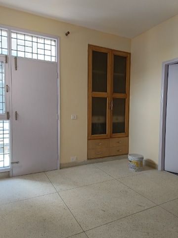 Room in 3 BHK Builder Floor at SS The Lilac, Sector 49 – for Rent