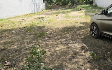 Plot For Sale in Beverly Towers, Sector 21