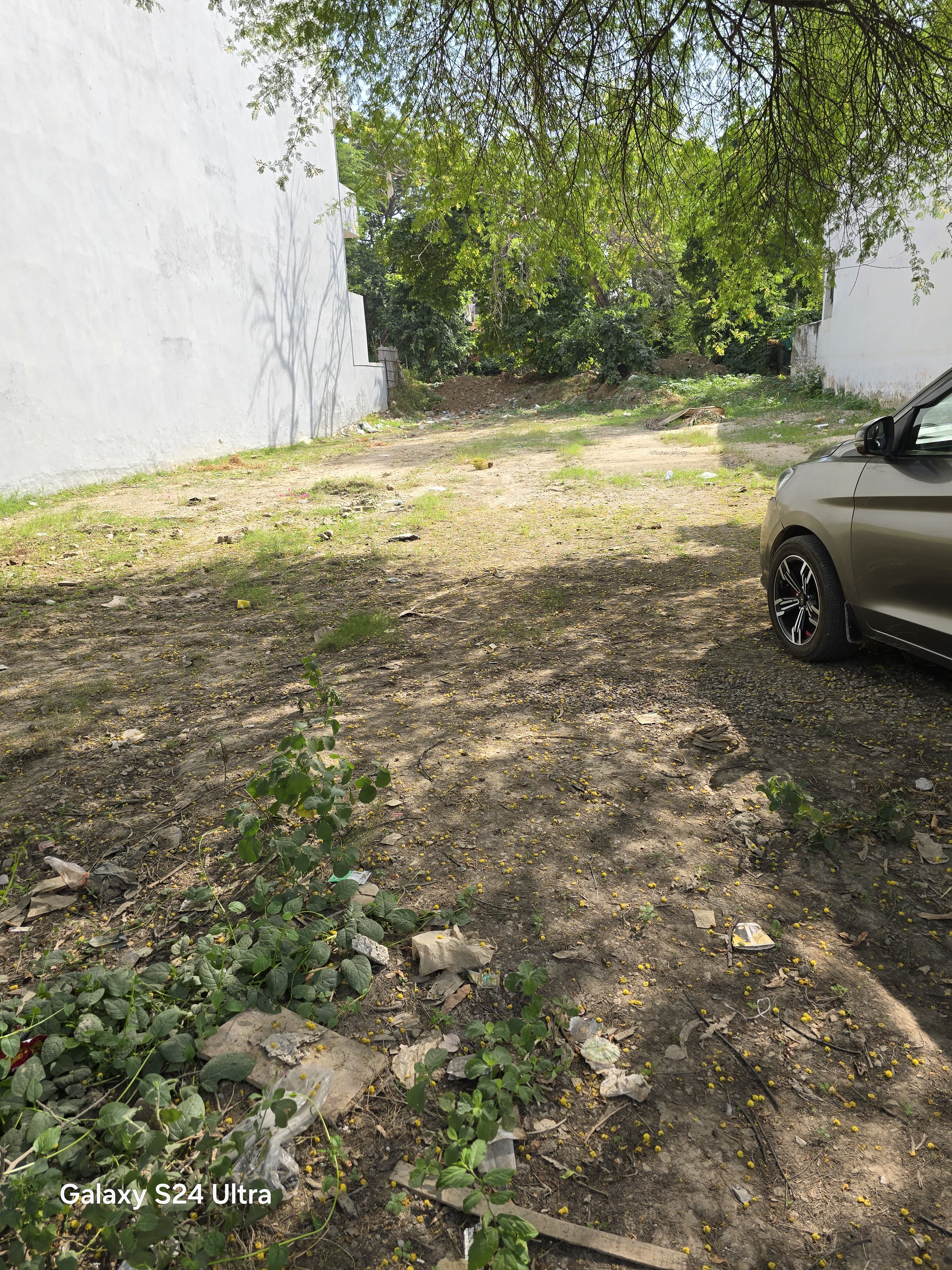 Plot For Sale in Beverly Towers