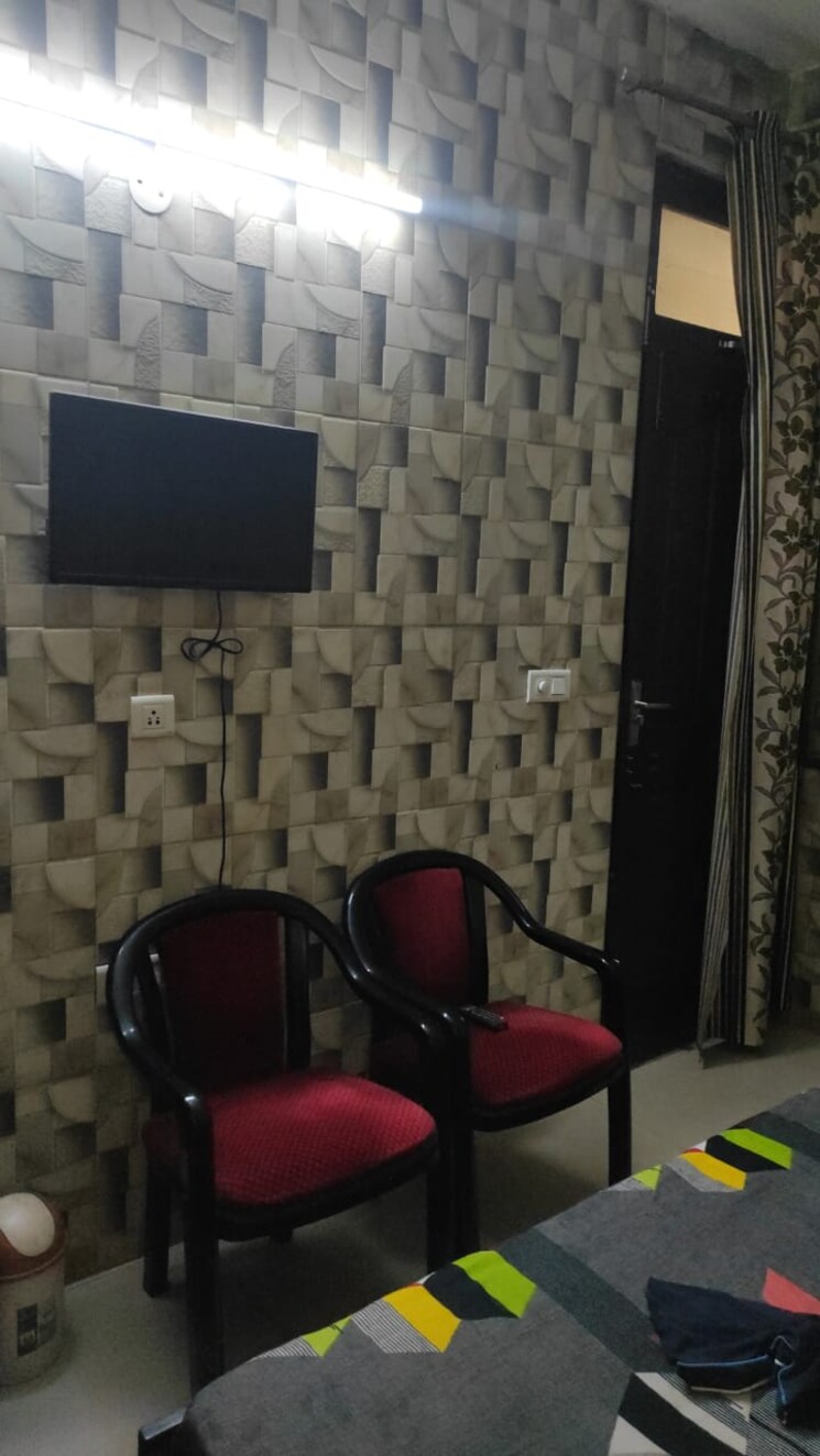 Living Room, sushma-urban-views 1 Bedroom 550 Sq.Ft. Apartment In Ghazipur Zirakpur 7893448