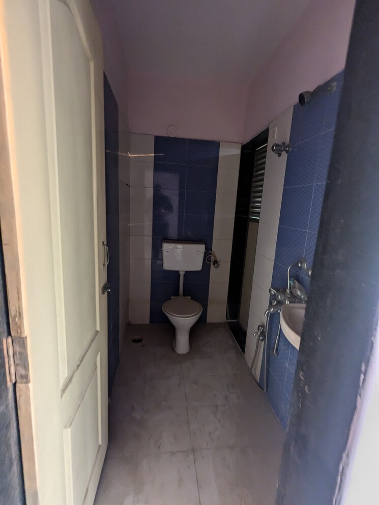 Bathroom, mehta-amrut-angan-phase-ii 2 Bedroom 950 Sq.Ft. Apartment In Kalwa Thane 7893506