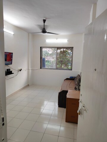 Room in 1 BHK Apartment at Abhiyanta CHS, Sanpada – for Sale
