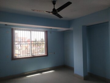 Room in 4 BHK Apartment at Hinoo – for Rent