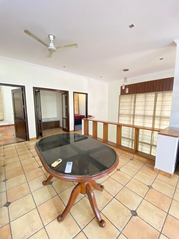 Living Room in 4 BHK Builder Floor at Dlf City Phase 3 – for Sale