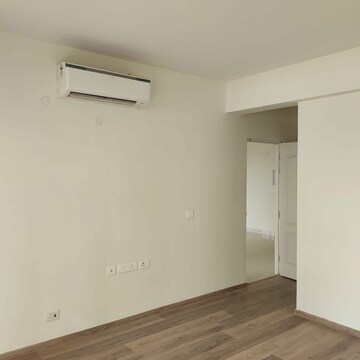 Room in 2 BHK Apartment at Godrej Meridien, Mohammad Heri Village – for Rent