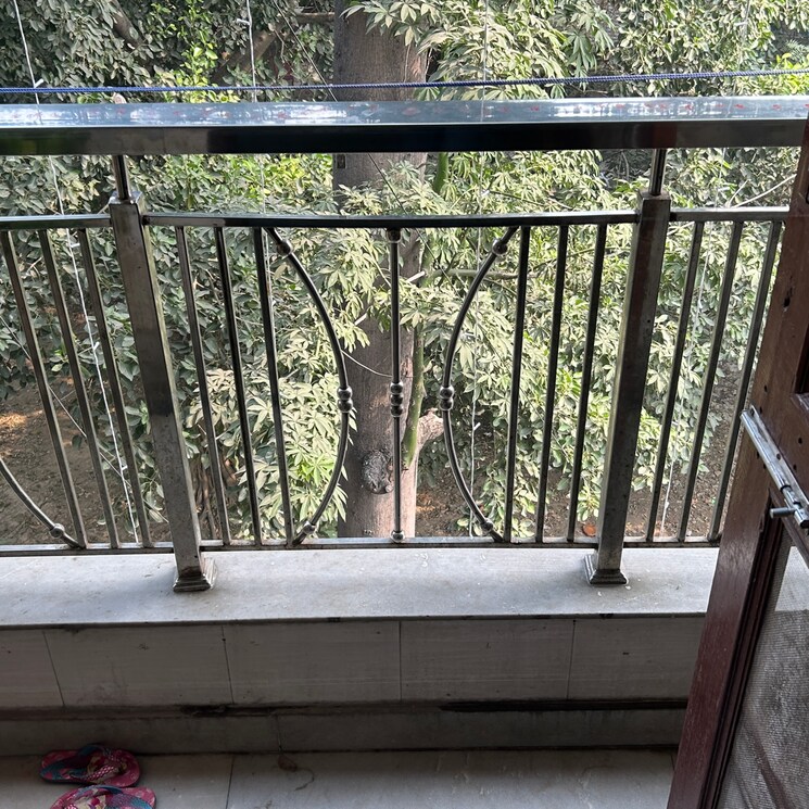 Balcony, shastri nagar 3 Bedroom 900 Sq.Ft. Builder Floor In Shastri Nagar Delhi 7893763