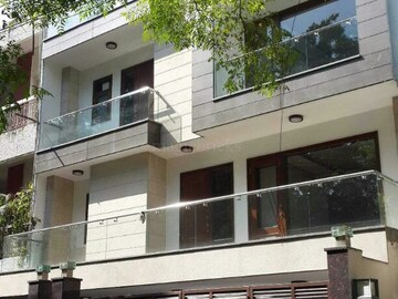 4 BHK Apartment For Rent in Khar West