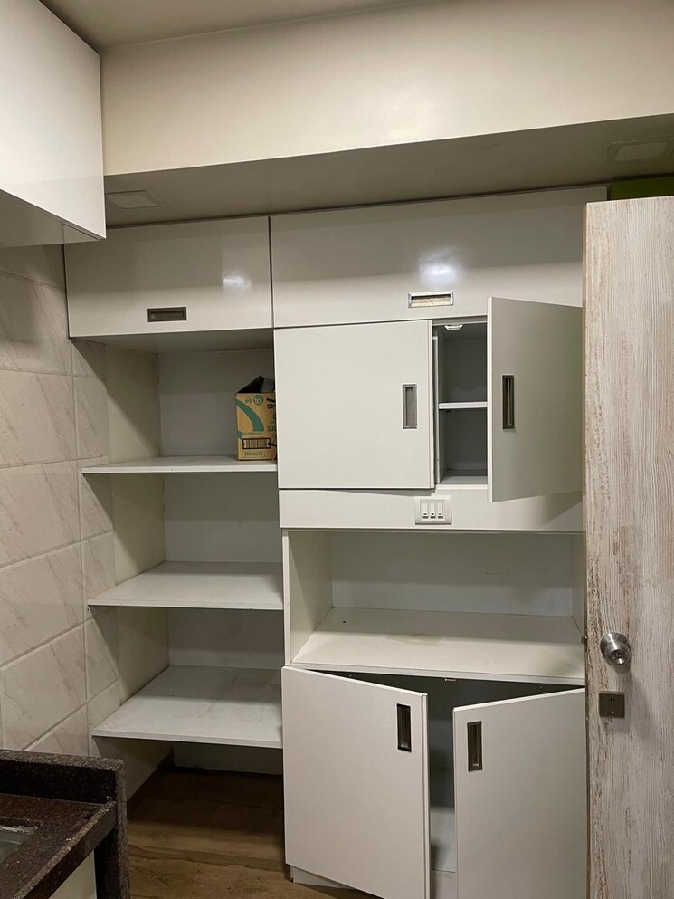 Kitchen, hiranandani-estate-chelsea 2.5 Bedroom 950 Sq.Ft. Apartment In Ghodbunder Road Thane 7893854