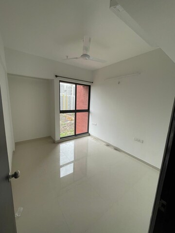 Room in 2.5 BHK Apartment at Lodha Palava Florea A To D, Dombivli East – for Rent