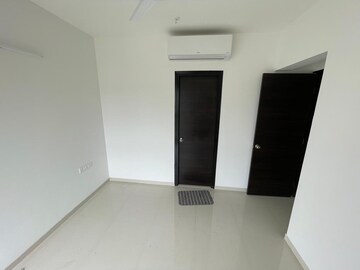Room in 2.5 BHK Apartment at Lodha Palava Florea A To D, Dombivli East – for Rent