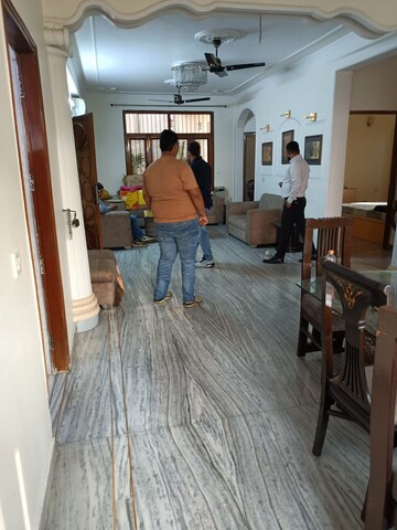 Gym in 3 BHK Builder Floor at Anand Vihar – for Rent