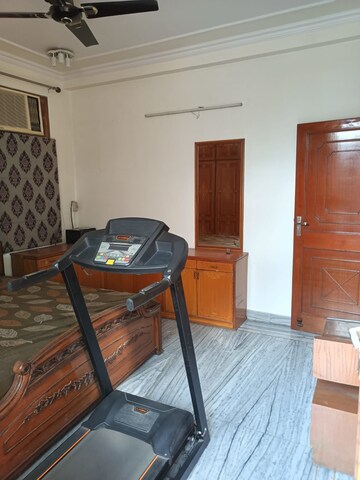 Bedroom in 3 BHK Builder Floor at Anand Vihar – for Rent