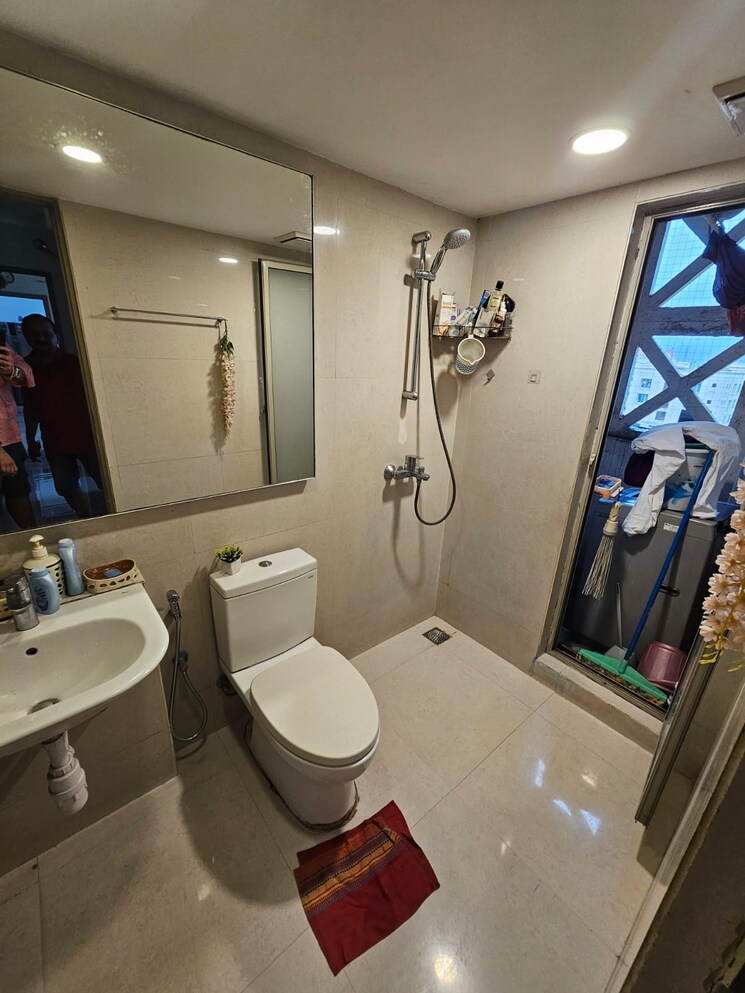 Bathroom, kasarvadavali 2 Bedroom 700 Sq.Ft. Apartment In Kasarvadavali Thane 7893887