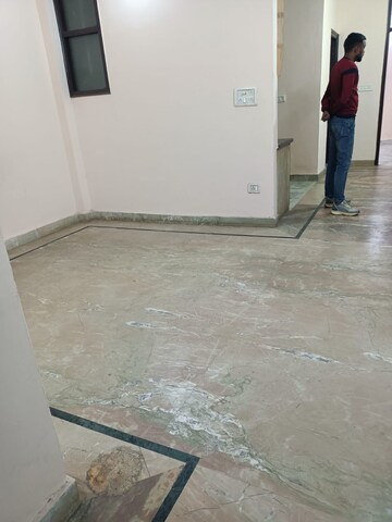 2 BHK Builder Floor For Rent in Krishna Nagar