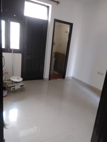 Room in 4 BHK Apartment at Sector 12 Dwarka – for Sale