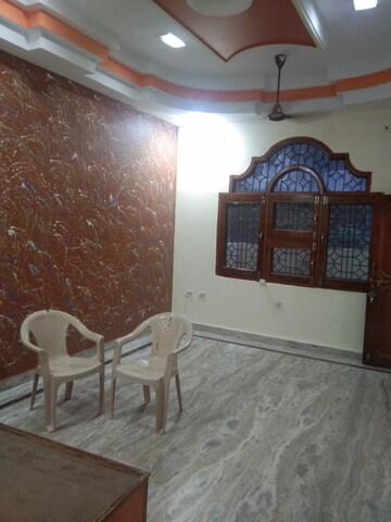 Bedroom in 2 BHK Apartment at Alkapuri – for Rent
